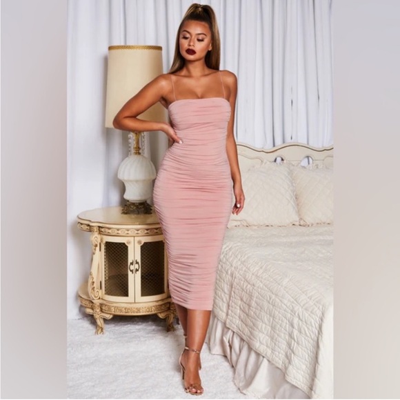 Oh Polly Keep it Simple Ruched Bandeau
Midaxi Dress - Picture 1 of 9